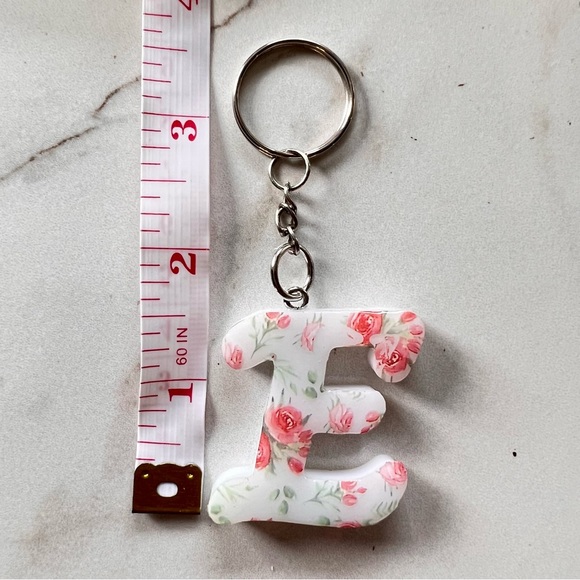 Handmade Initial Keychain | Letter E - Picture 4 of 4